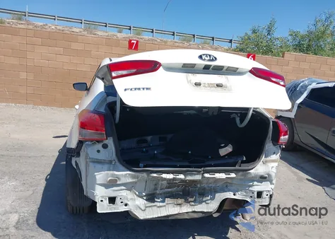 2018 Kia Forte Lx из США, поврежденный, VIN 3KPFK4A76JE254389